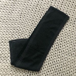 Men’s Calvin Klein NWOT green and grey scarf